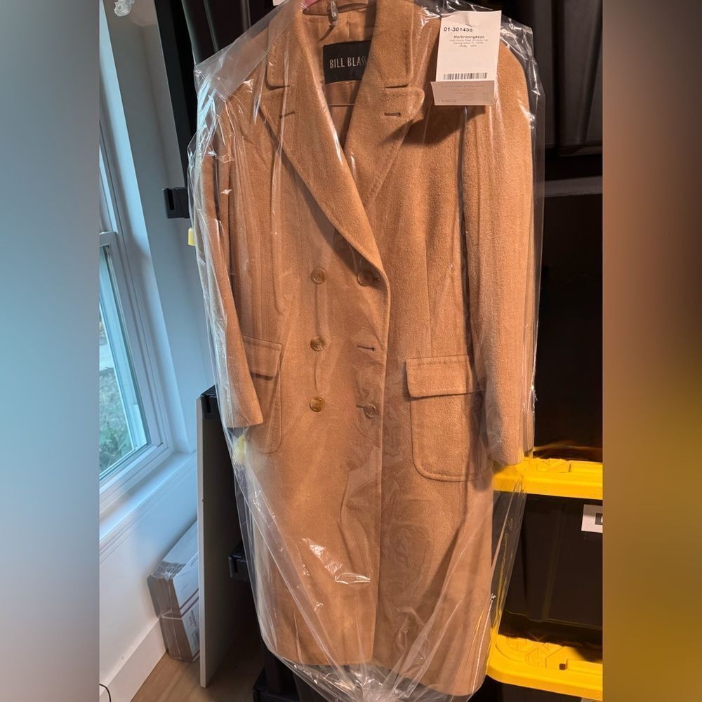 Bill Blass Early 1970s Vintage Fitted Bill Blass Camel Coat - Picture 13 of 14